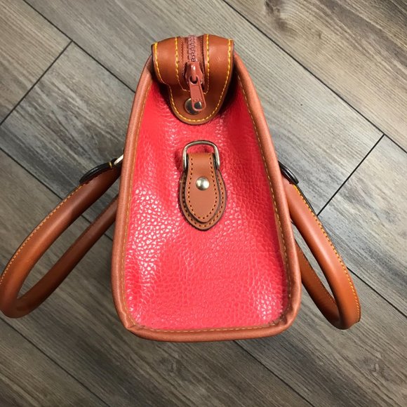 Dooney & Bourke Vintage AWL Red Pebbled Leather Satchel Handbag Zipper Closure - Picture 6 of 16
